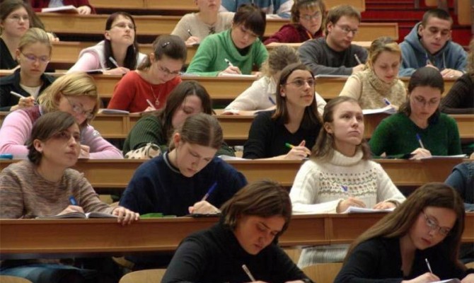 Абитуриенты из Крыма и Донбасса смогут поступать в украинские университеты без ВНО