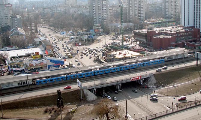 Омелян анонсировал строительство метро до Борисполя