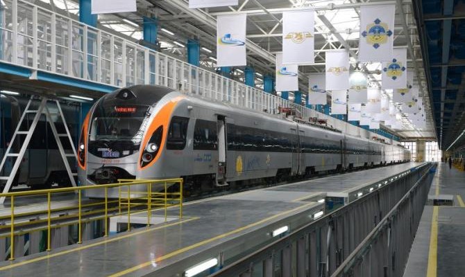 «Укрзализныця» назначила еще два дополнительных поезда на выходные