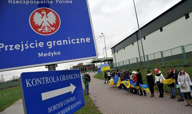 Власти Польши намерены собирать данные об иностранцах