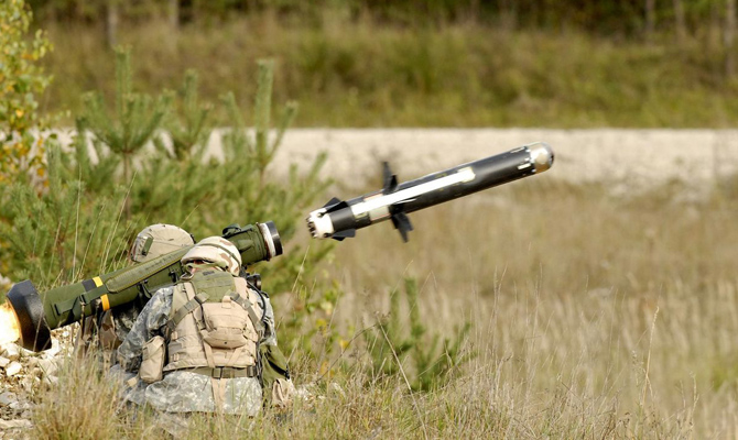 США до октября могут принять решение о предоставлении оружия Украине, - Порошенко