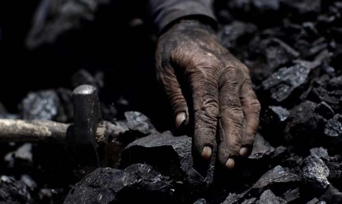 В сентябре выделят 100 млн гривен на индивидуальные средства защиты шахтеров, - Гройсман