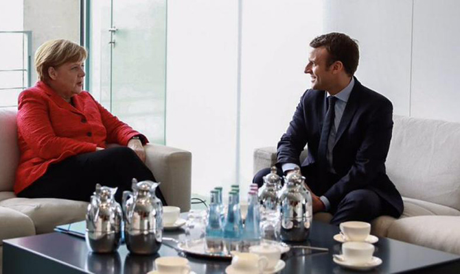 Макрон и Меркель заявили о недопустимости заявлений о создании «Малороссии»