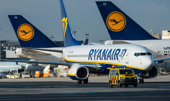 Лоукостер Ryanair снижает цены из-за резкого роста прибыли