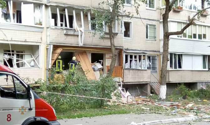 В Голосеевском районе Киева после взрыва в жилом доме эвакуированы 34 человека