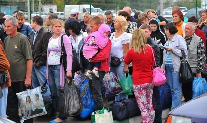 Путин выделил финансирование на возвращение беженцев на Донбасс