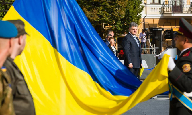 Порошенко: главные гаранты независимости Украины - ВСУ и силовики