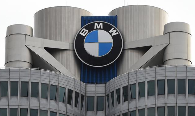 Власти ЕС провели обыски в BMW