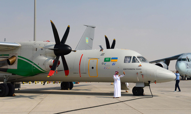 «Антонов» представил два самолета на авиасалоне в Дубае