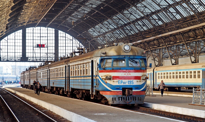«Укрзализныця» намерена купить дизельный поезд за 1,1 млрд гривен