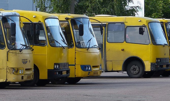 В Киеве 40% маршруток возят пассажиров нелегально, — КГГА