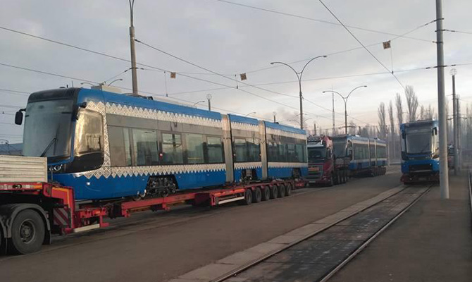Киев получил новую партию низкопольных трамваев Pesa