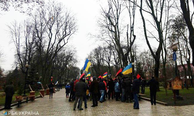 Марш за импичмент: активисты отправились к СИЗО СБУ поддержать Саакашвили