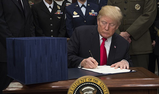 Трамп подписал оборонный бюджет США