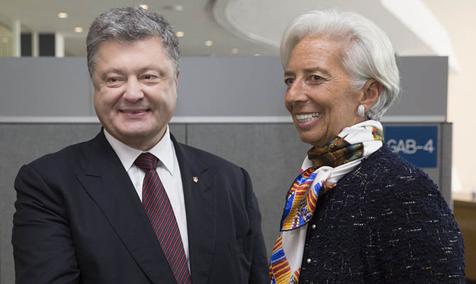 МВФ: Лагард планирует встретиться в Давосе с Порошенко