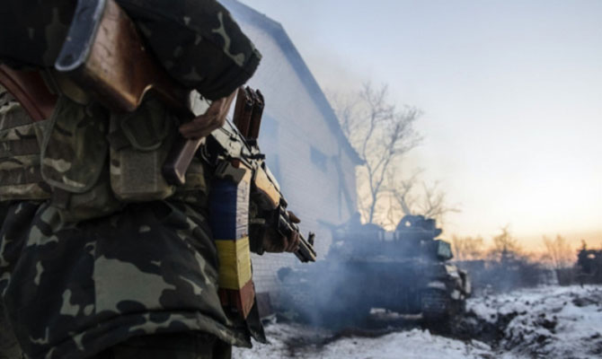 В зоне АТО погиб украинский военный, семеро ранены