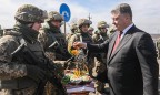 Порошенко на Донбассе призвал военных сохранять боеготовность