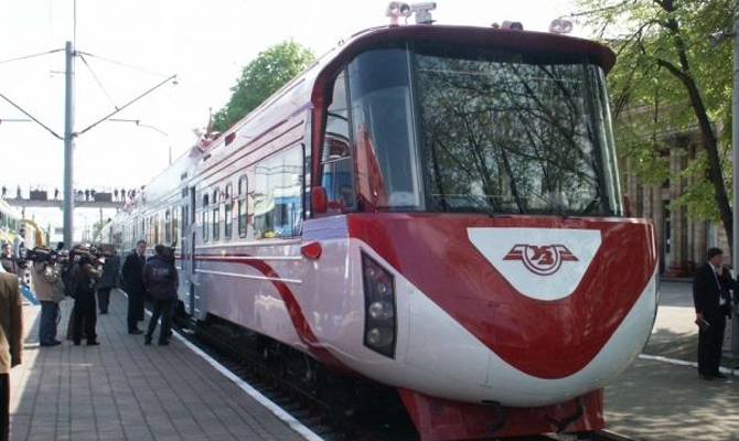 «Укрзализныця» анонсировала сокращение количества ночных поездов