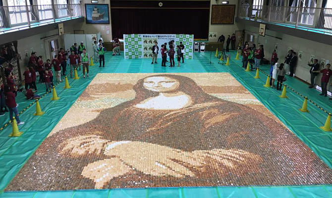 Японцы собрали из рисовых крекеров рекордную «Мону Лизу»