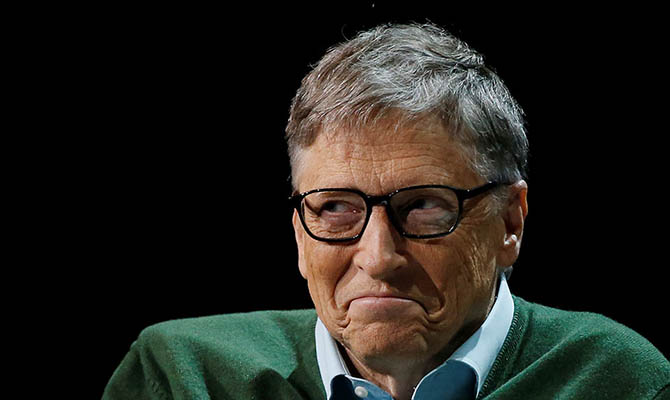 Билл Гейтс впервые опустился на третью строчку рейтинга миллиардеров Bloomberg