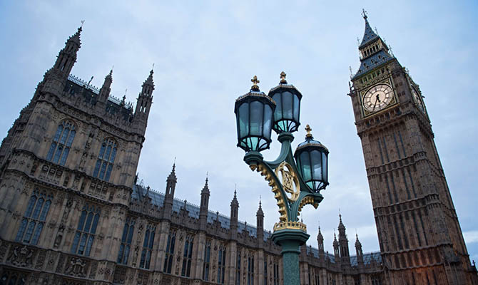 Парламент Британии назначил досрочные выборы на 12 декабря