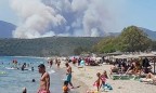 В Греции эвакуировали три деревни из-за масштабного лесного пожара