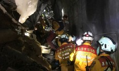 Число жертв крушения поезда на Тайване выросло до 48 человек