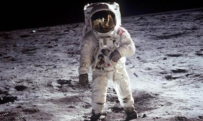 Умер астронавт из первой лунной миссии