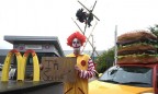 В Великобритании экоактивисты пытаются заблокировать McDonald's