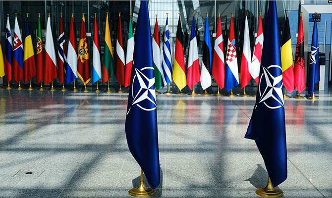 НАТО подтверждает обещание принять Украину, но снова без даты