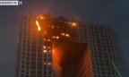 В Китае загорелся небоскреб