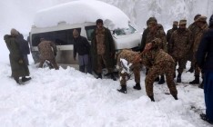 Два десятка человек погибли во время снегопада в Пакистане