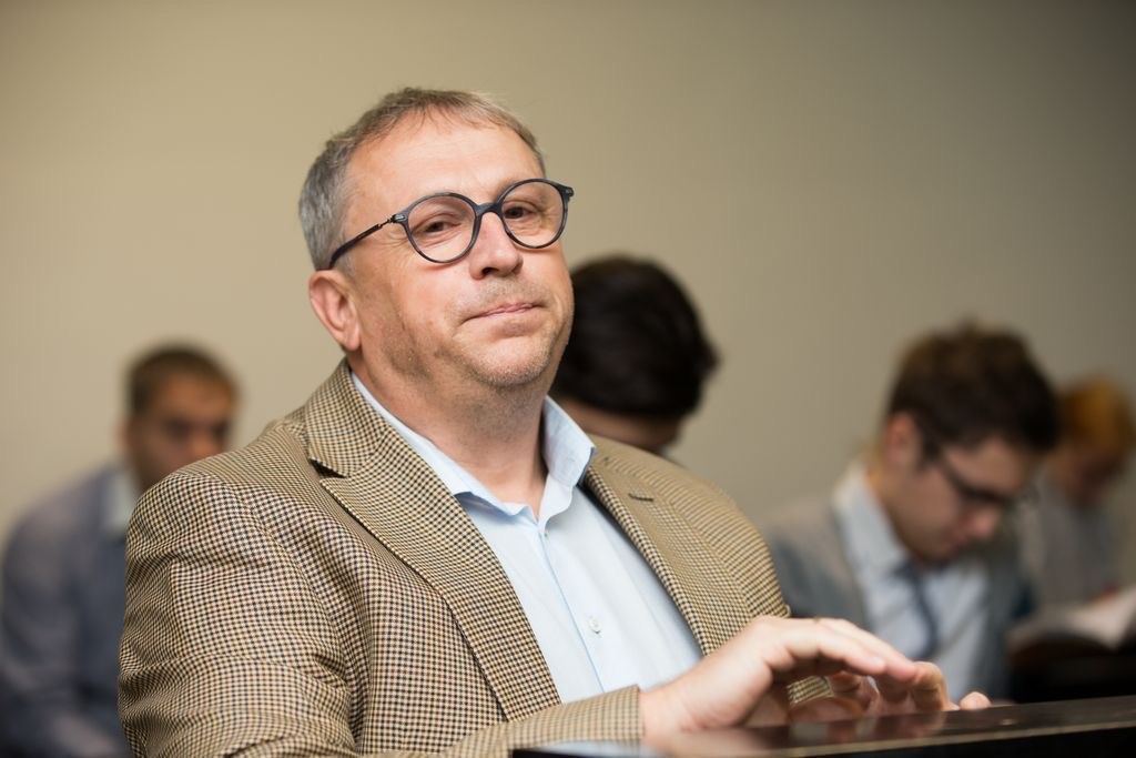 Хиллар Тедер псевдоинвестор