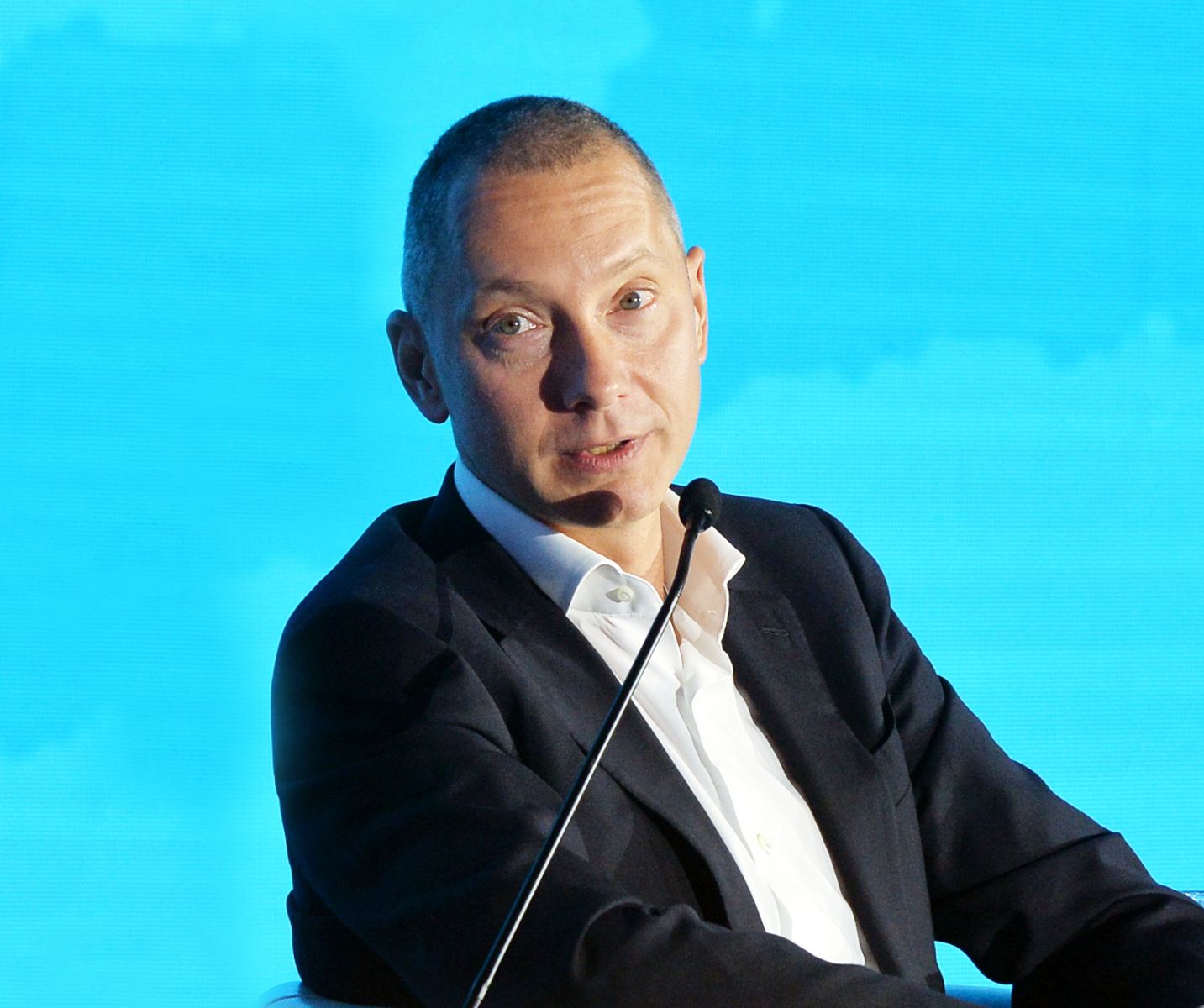 Согласно опросу международного издания Institutional Investor, 32% инвесторов рассматривают Украину в качестве главной страны региона ЕМЕА (Европа, Ближний Восток и Африка), в которую намерены вкладывать деньги, рассказал инвестор Борис Ложкин в колонке для специального выпуска Новое Время и The Economist «Мир в 2018».