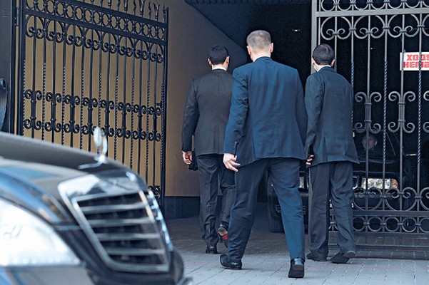 Кабмин отложил ограничение льгот депутатов Верховной рады