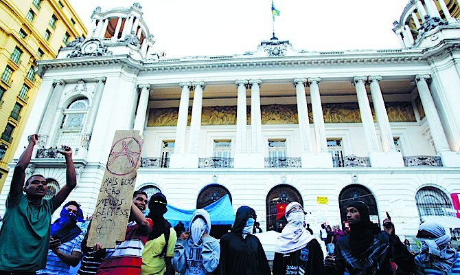 Бразильцы нашли гнездо коррупции — автобусных перевозчиков