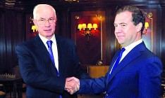 Медведев пообещал Азарову новые сложности на украинско-российской таможне