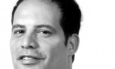 Подчиненные воспринимают женщин как более авторитарных руководителей