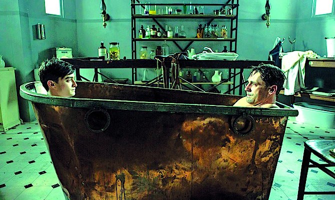 В мини-сериале «Записки юного врача» британские телевизионщики сделали из автобиографических рассказов Михаила Булгакова черную комедию