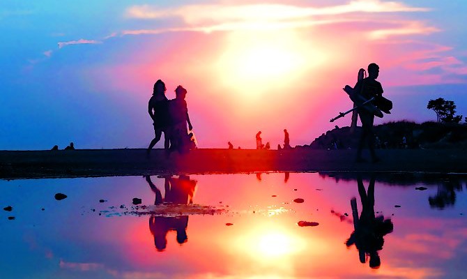 Белые воротнички предпочитают отдыхать осенью. Бархатный сезон отличается ласковым солнцем, отсутствием чужих детей и приятными ценами