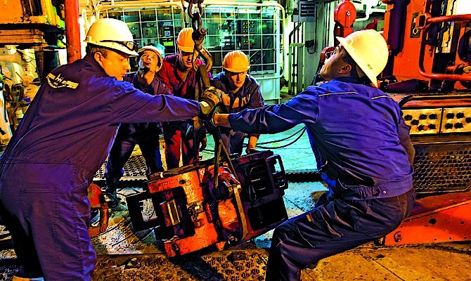 Падение промпроизводства по итогам 8 месяцев составило 5,2 %. На общем фоне выигрышно выглядят сегменты добычи руды и газа частными компаниями