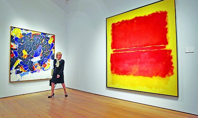 На сентябрьских торгах современным искусством ведущие аукционные дома предлагают произведения арт-звезд по умеренным ценам