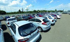 Введение утилизационного сбора привело к двукратному падению продаж новых легковых автомобилей