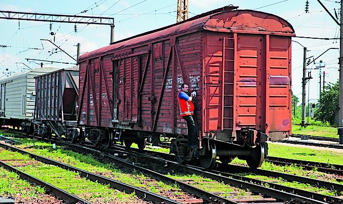 Правительство окончательно решило реформировать железные дороги по российской модели