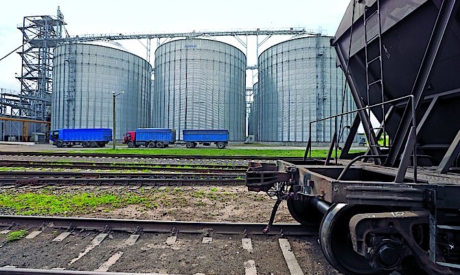 В четвертом квартале экономика покажет рост, а по году минус, считают опрошенные «Капиталом» украинские эксперты