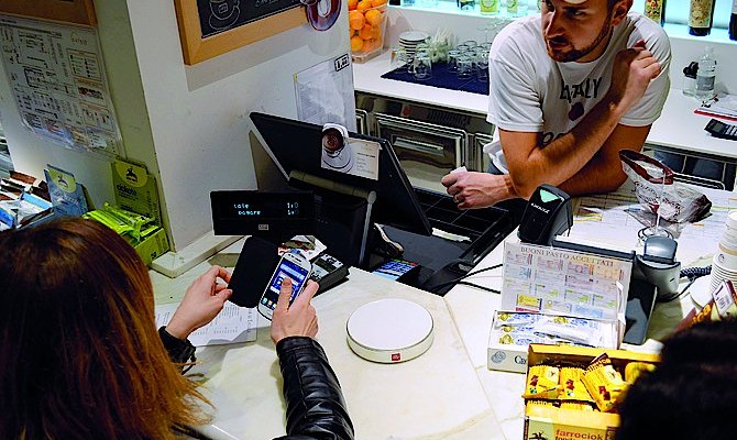 Абоненты «Киевстара» смогут использовать телефон вместо платежной карты