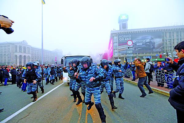 Закон об амнистии освободит от наказания причастных к силовому разгону Евромайдана