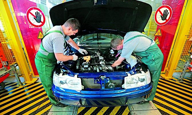 Защитные меры для поддержки отечественного автопрома пока помогли только рынку подержанных автомобилей