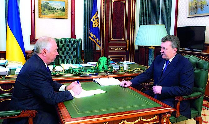 Верховная Рада собирается на внеочередную сессию. Вопросы для голосования сформируют на переговорах президента и оппозиции