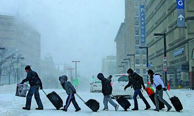 Коммерсанты вынуждены приспосабливаться к местным формам расчета